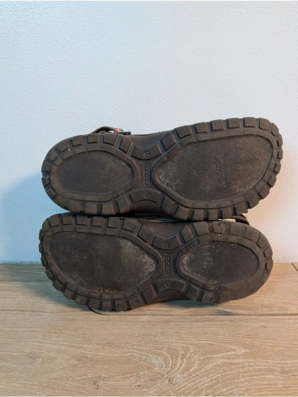 CROCS bottom tread